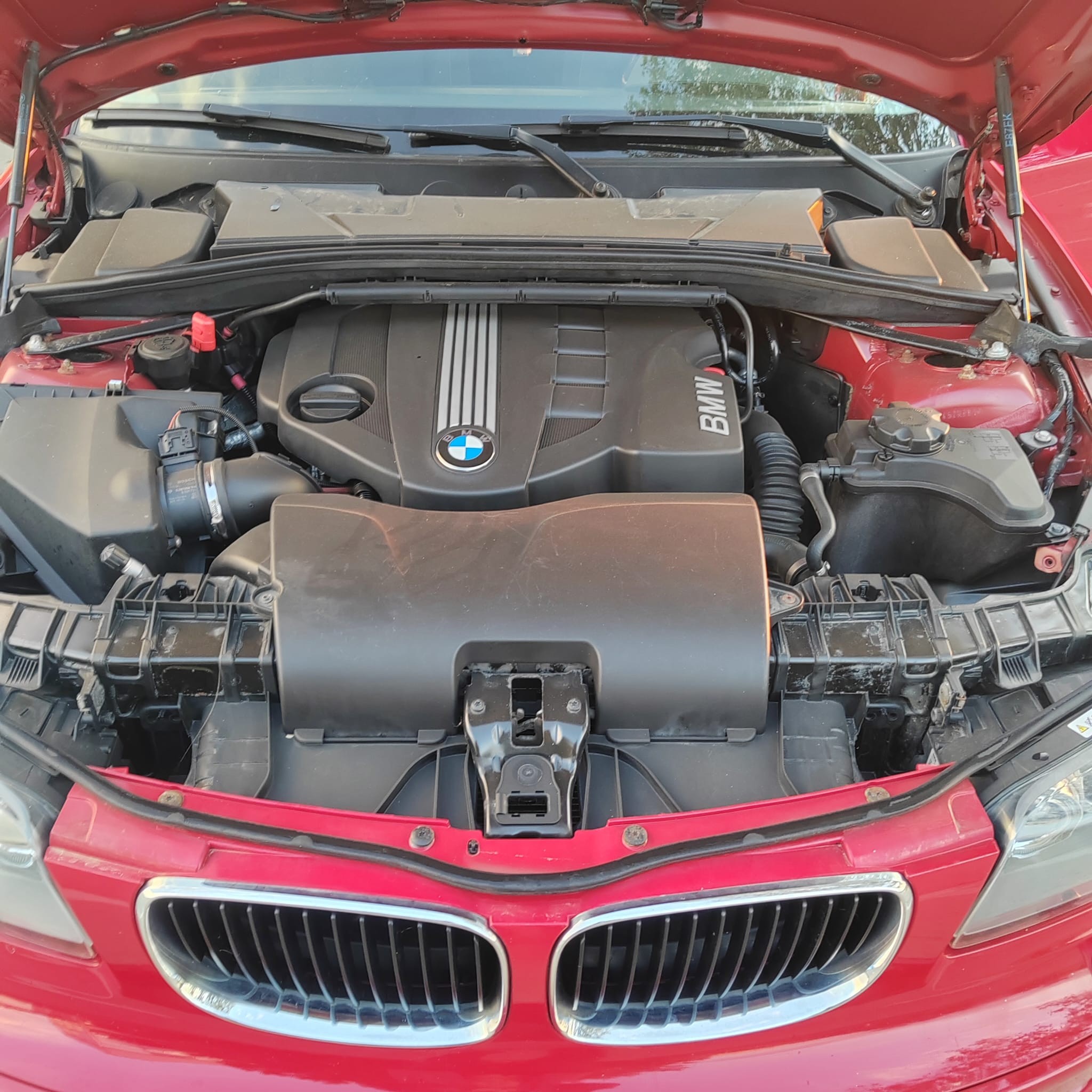 BMW X3 xDrive20d – compartimentul motor