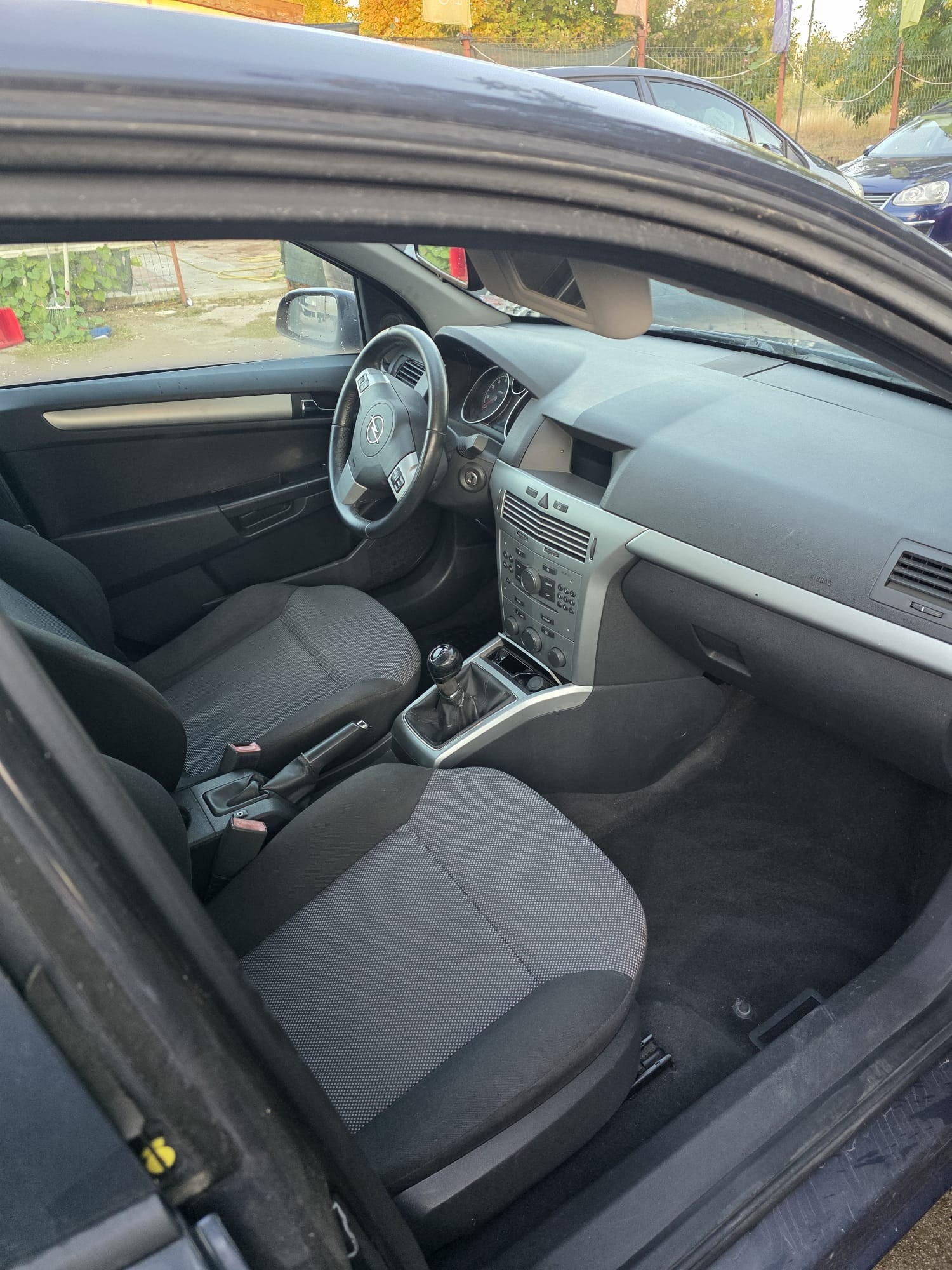 Opel Astra H 1.4 Benzină +GPL – habitaclu