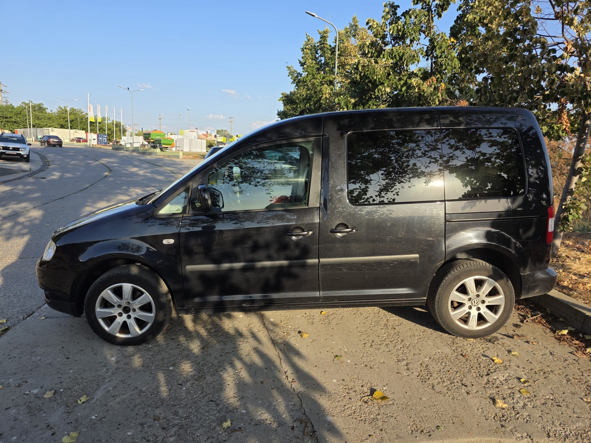 VW Caddy 1.9 TDI – vedere laterală exterioară