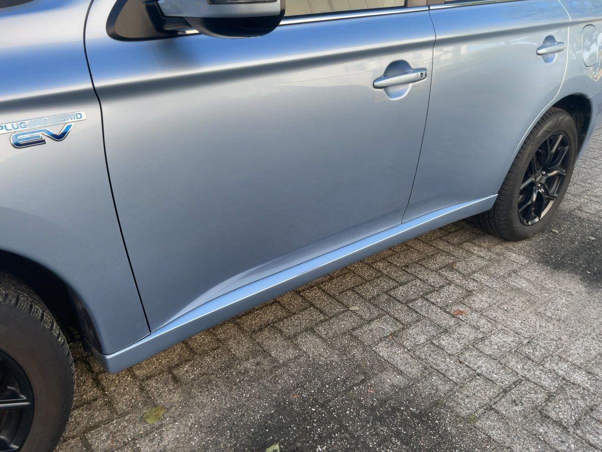 Mitsubishi Outlander PHEV — fotografie 7