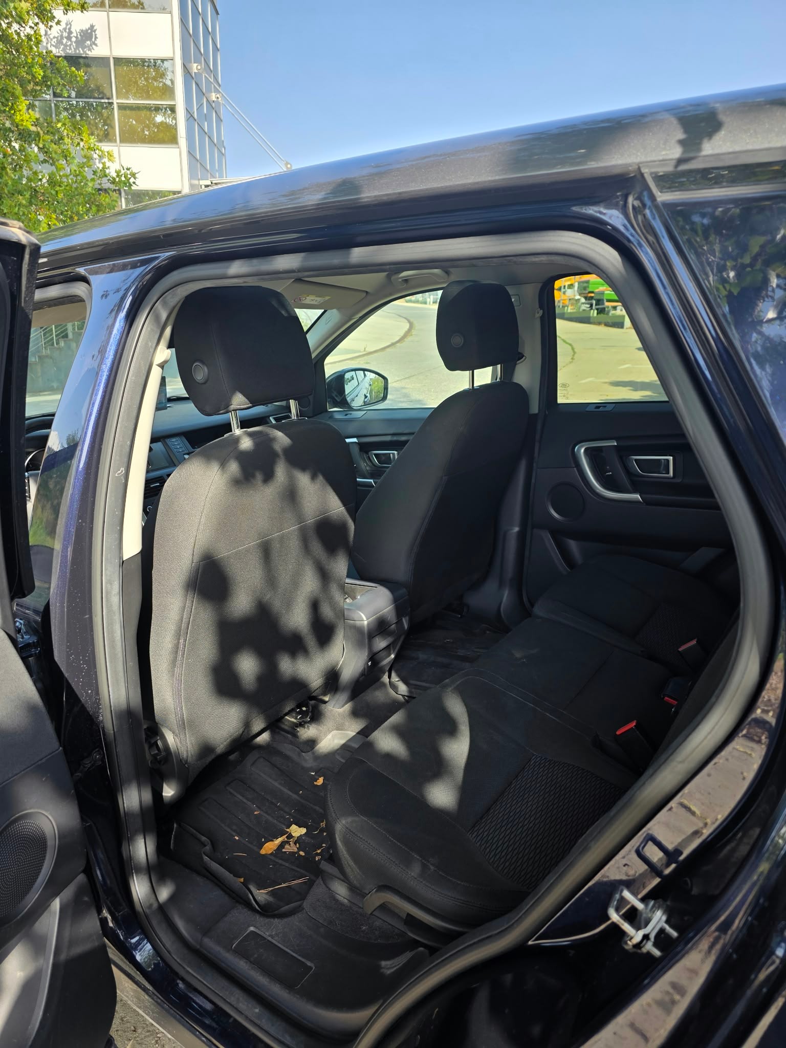 Land Rover Discovery Sport 2.0Td 4WD – interior 2