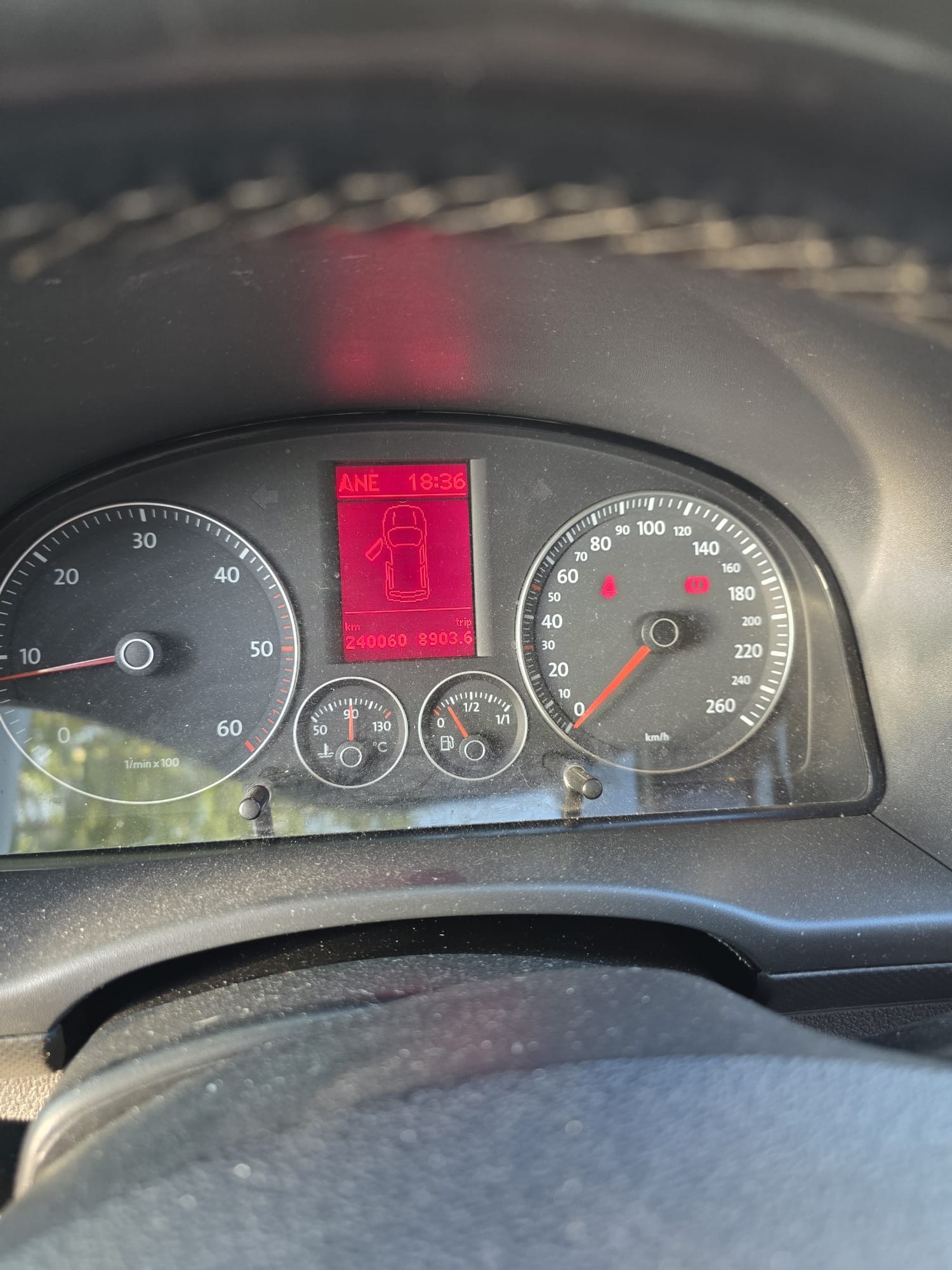 VW Caddy 1.9 TDI – ceasuri de bord