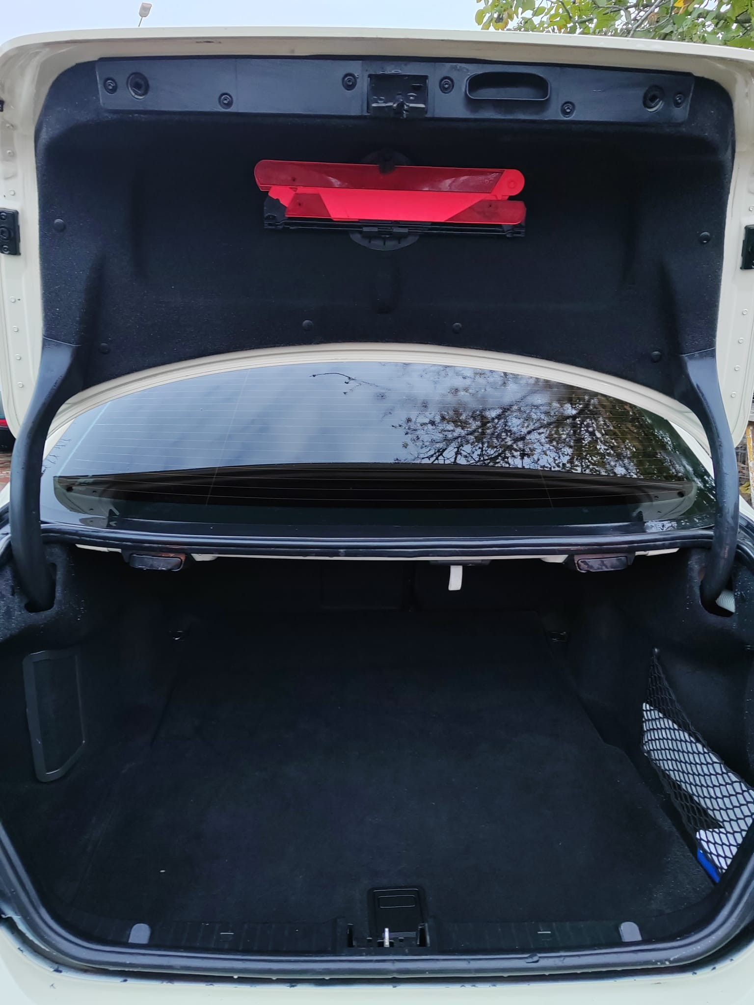 Mercedes-Benz E200 – portbagaj