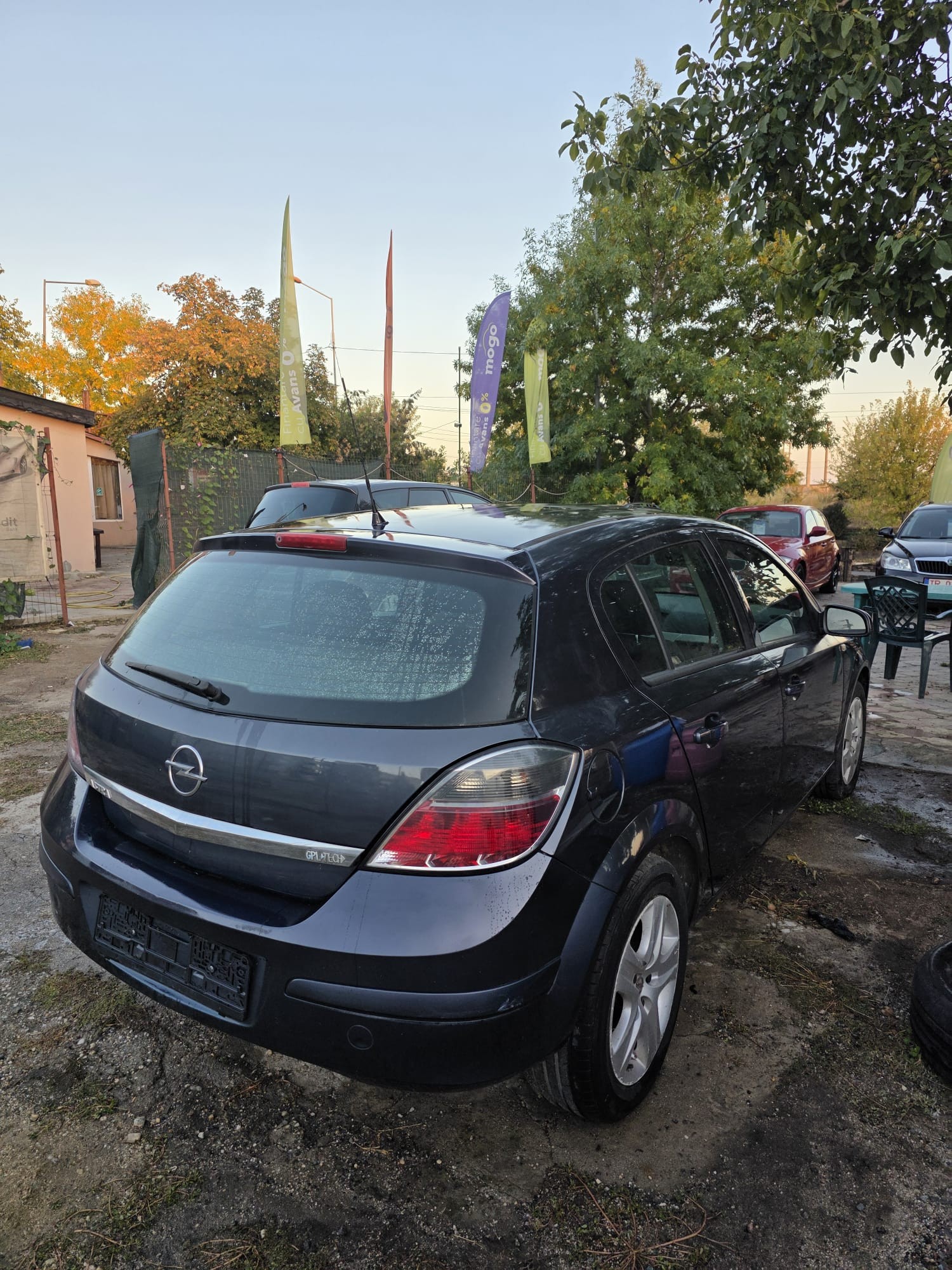 Opel Astra H 1.4 Benzină +GPL – spate și lateral