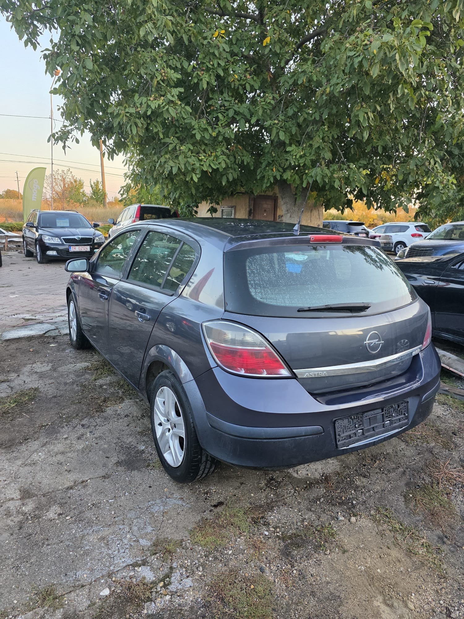 Opel Astra H 1.4 Benzină +GPL – vedere din spate