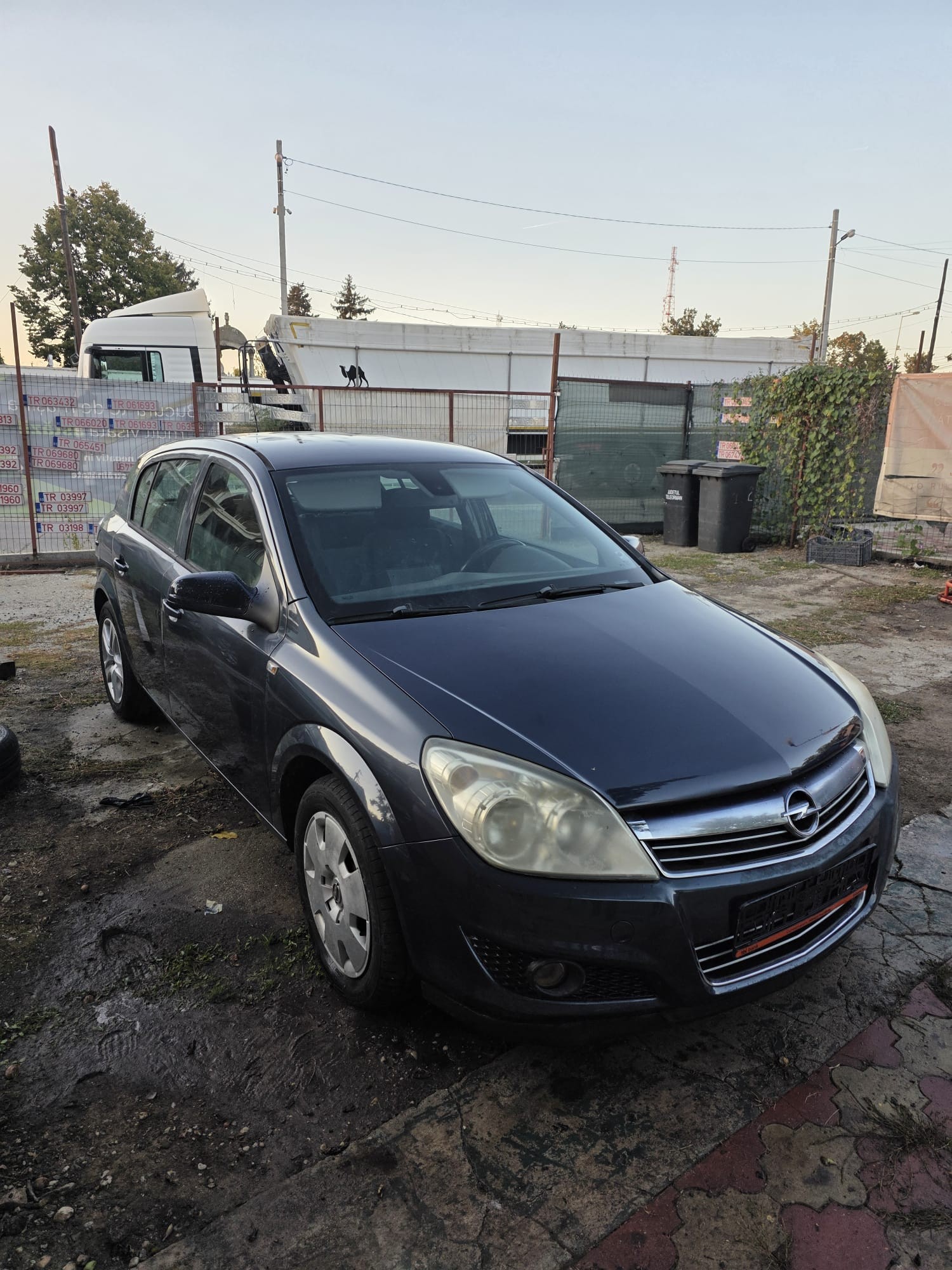 Opel Astra H 1.4 Benzină +GPL – vedere din față